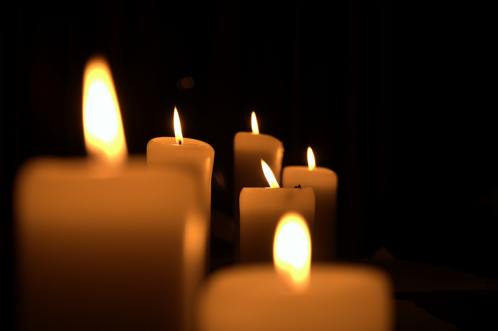 Wondering How to help someone bereaved? This post will help you help a loved one through this tough time... Wondering How to help someone bereaved? This post will help you help a loved one through this tough time...